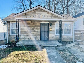 Building Photo - Spacious 3BR ranch in the Hazelwood neighb...