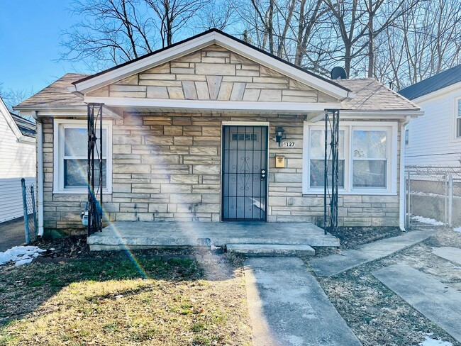 Primary Photo - Spacious 3BR ranch in the Hazelwood neighb...