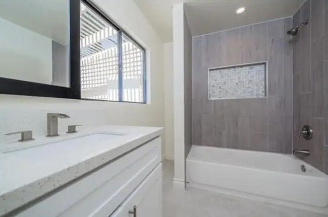 Building Photo - Hilltop 5BR Retreat w/ Sunset Views + Game Room