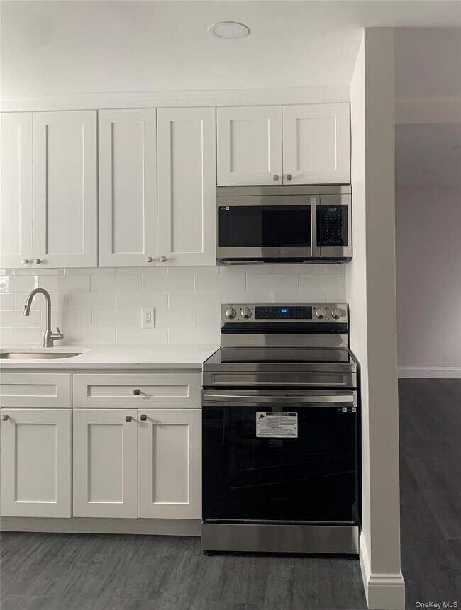 Building Photo - 83 Lake St