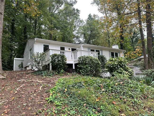 Building Photo - 1231 Woodleigh Rd SW