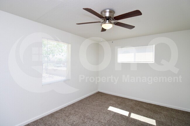 Building Photo - 2926 W McKinley St