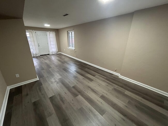 Building Photo - 5338 Chillum Pl NE