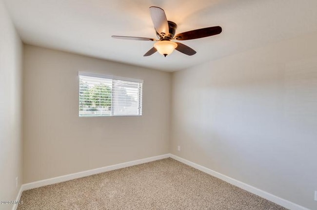 Building Photo - 110 W Del Rio Dr