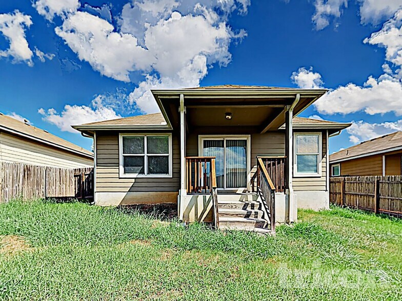 Building Photo - 2319 Camberly View