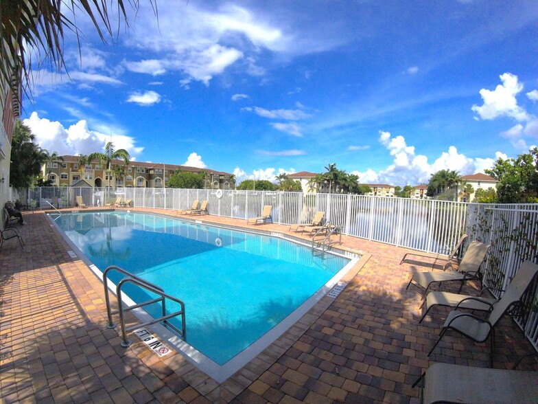 Building Photo - 8800 NW 107th Ct