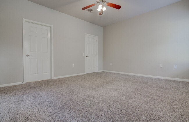 Building Photo - 1702 Singleton Ave