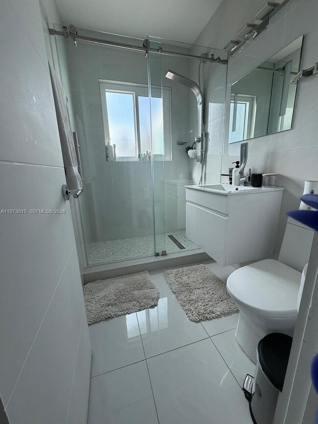 Building Photo - 1531 NE 15th Ave