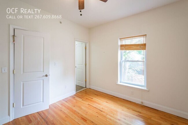 Building Photo - 1538 Christian St