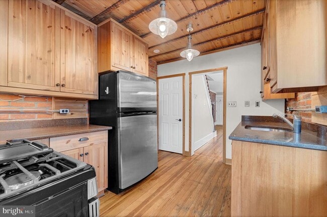 Building Photo - 1613 Laurel St