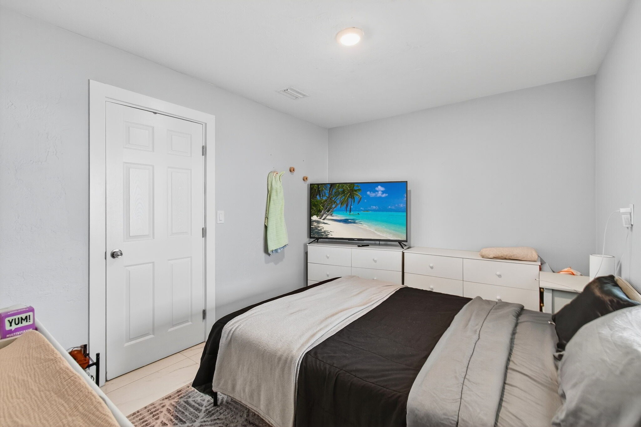 Building Photo - 614 N E St