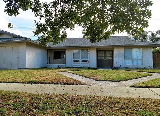 Building Photo - 632 Kenoak Dr