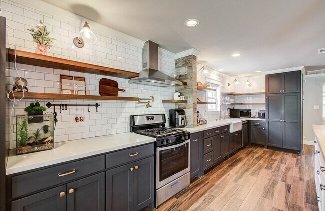 Building Photo - 18006 Bambridge Dr