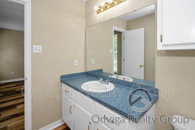 Building Photo - 3020 Barlett Dr