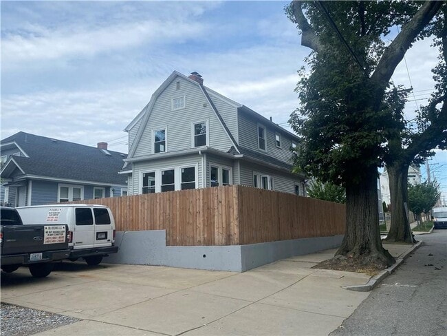 Building Photo - Renovated 3BR Single Family Home Near Downtown Providence & JWU Harborside