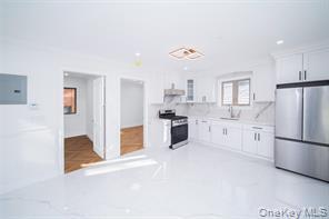 Building Photo - 76-33-76160 160th St