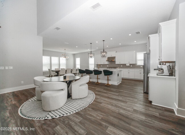 Building Photo - 151 Hillendale Cir