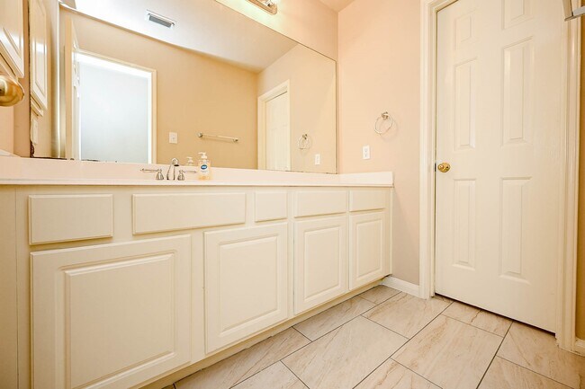 Building Photo - 18518 Shadow Line Ct