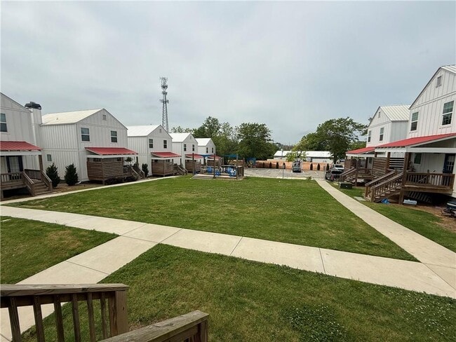 Building Photo - 784 Grove St