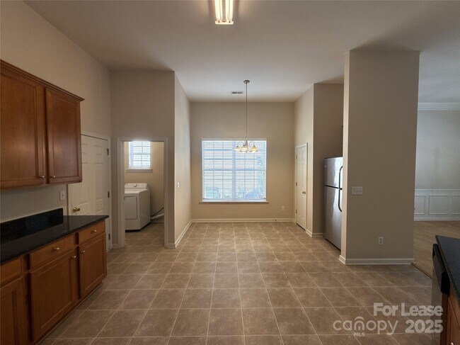 Building Photo - 1697 Lillywood Ln