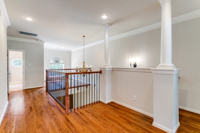 Building Photo - 4472 St Andrews Blvd