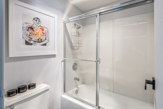 Building Photo - 700 E Ocean Blvd