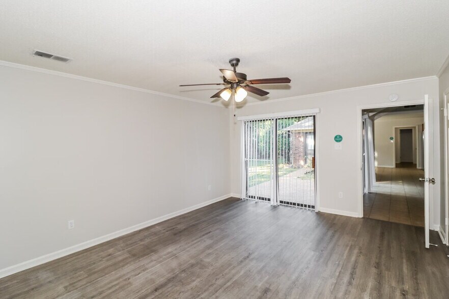 Building Photo - 8620 Kettering Dr