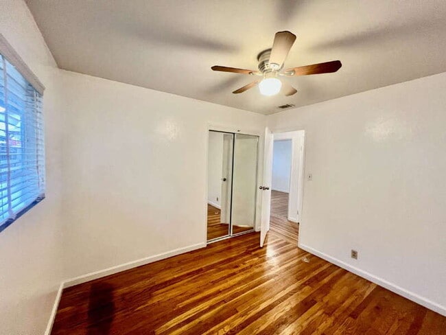 Building Photo - 280 Markham Ave