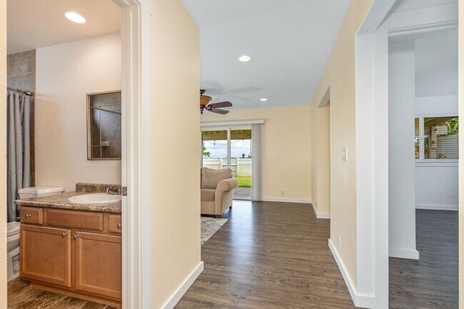 Building Photo - Waikapu Gardens 4 Bed/3 Bath, Beautiful Ho...