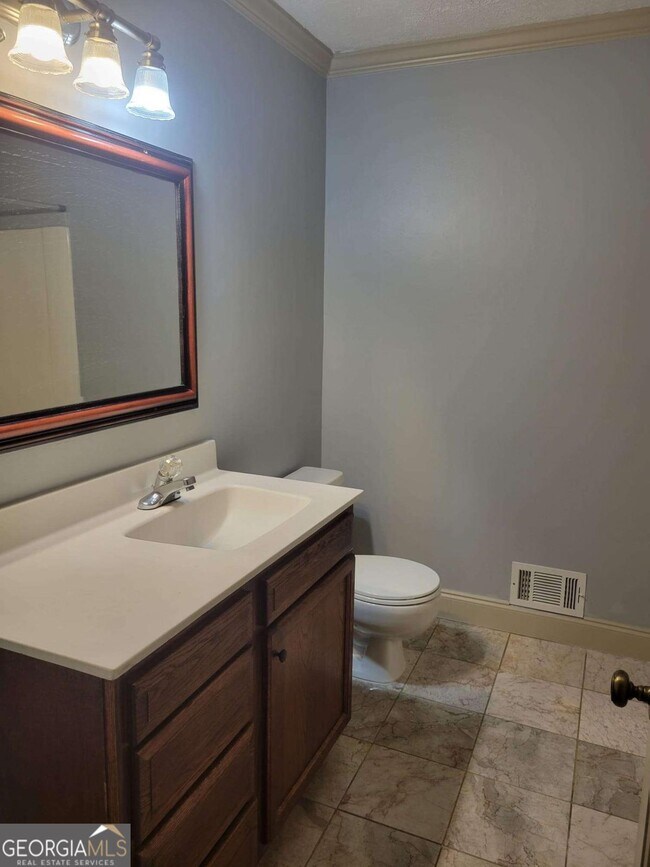 Building Photo - 3717 Leisure Ct
