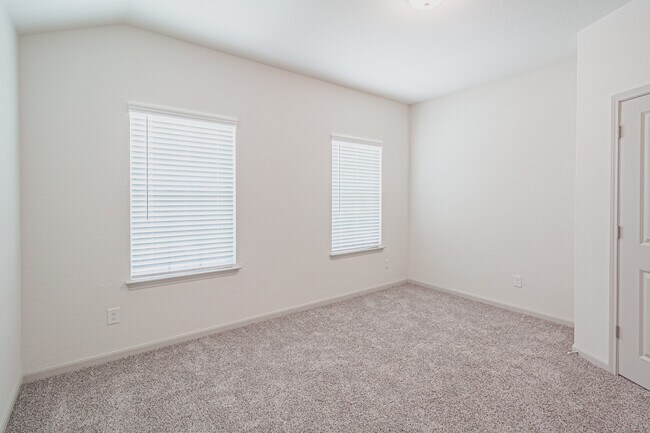 Building Photo - 7411 Gramercy Way