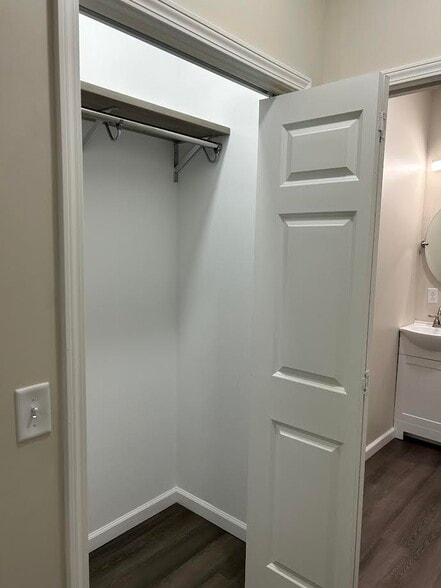 Building Photo - 127 Lake St