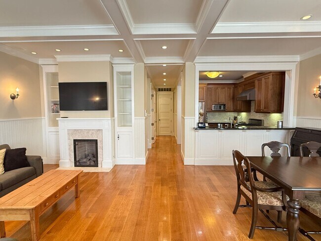 Building Photo - 1330 Sanchez St