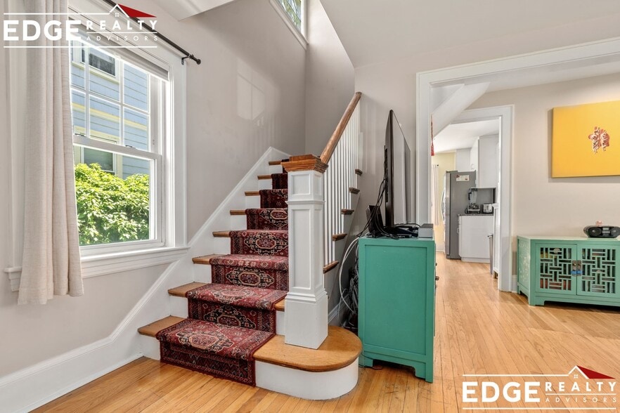 Building Photo - 27 Union St