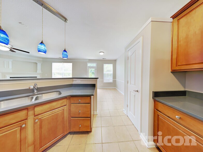 Building Photo - 2721 Forest Grove Ct