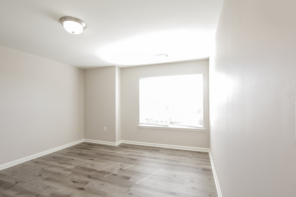 Building Photo - 1536 Eastway Dr