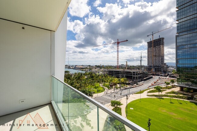 Building Photo - 1000 Auahi St
