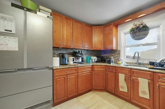 Building Photo - 1306 70th St