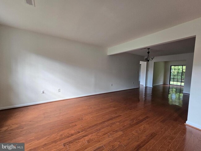 Building Photo - 68 Liberto Ln