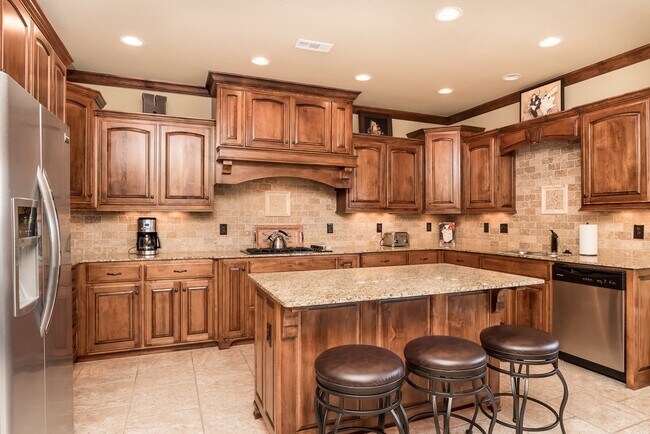 Building Photo - Iveys Subdivision