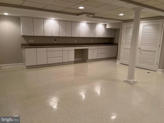 Building Photo - 6830 Pacific Ln