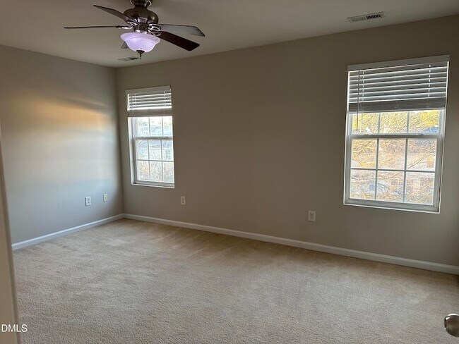 Building Photo - 553 Writers Way