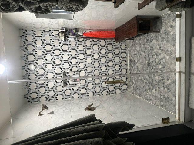 Building Photo - 2434 Rockcliff Rd SE