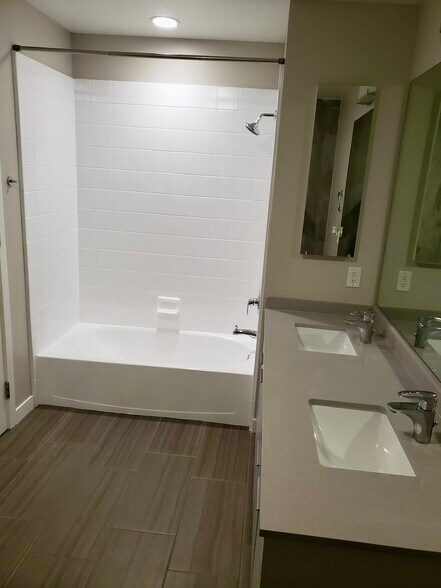 Building Photo - 353 E Bonneville Ave