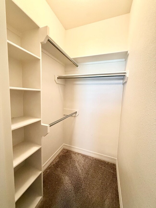 Building Photo - 7332 Kingsport Ln