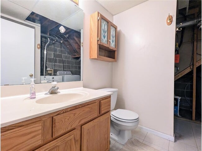 Building Photo - 14260 Empire Ave