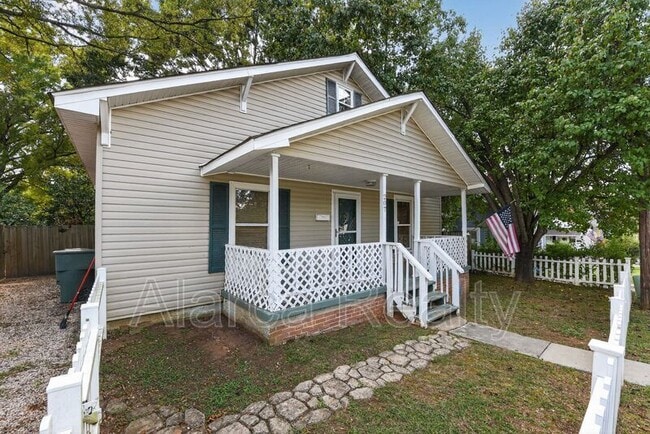 Building Photo - 207 Doster Ave