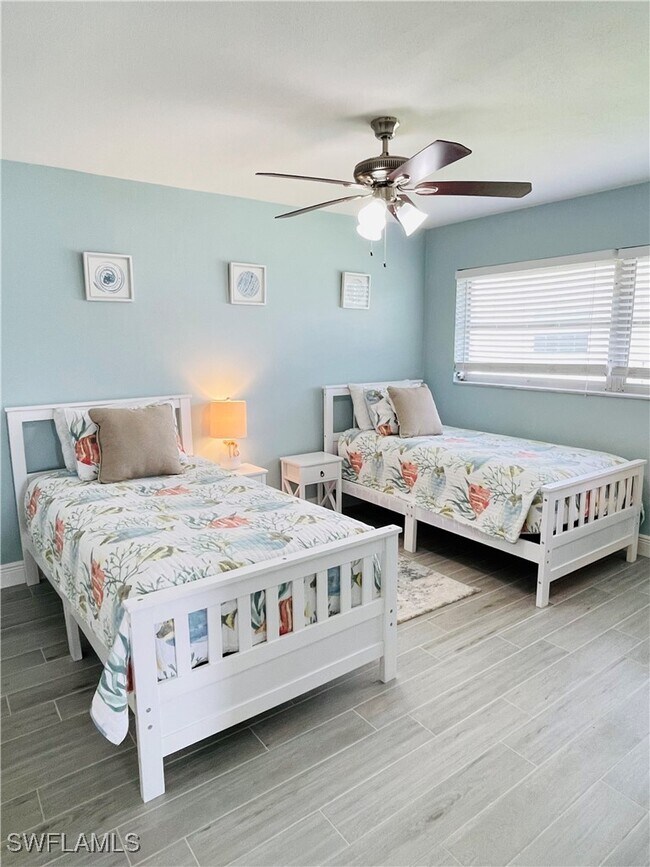 Building Photo - 5403 SW 3rd Ave