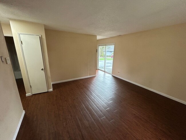 Building Photo - HOP16780