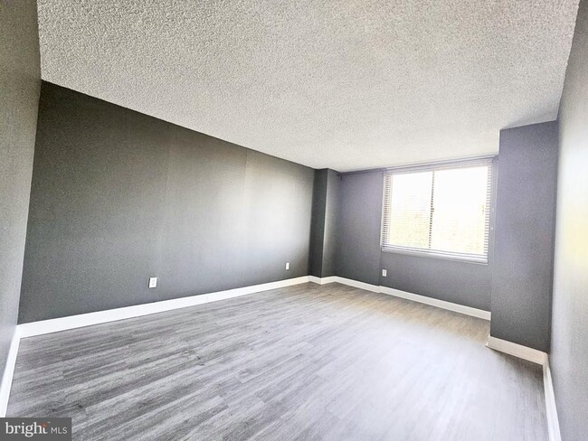 Building Photo - 5500 Holmes Run Pkwy